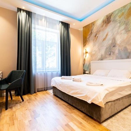 Black Gate - Quiet Studio In The Heart Of Old Town With Free Private Secured Parking Braşov Extérieur photo