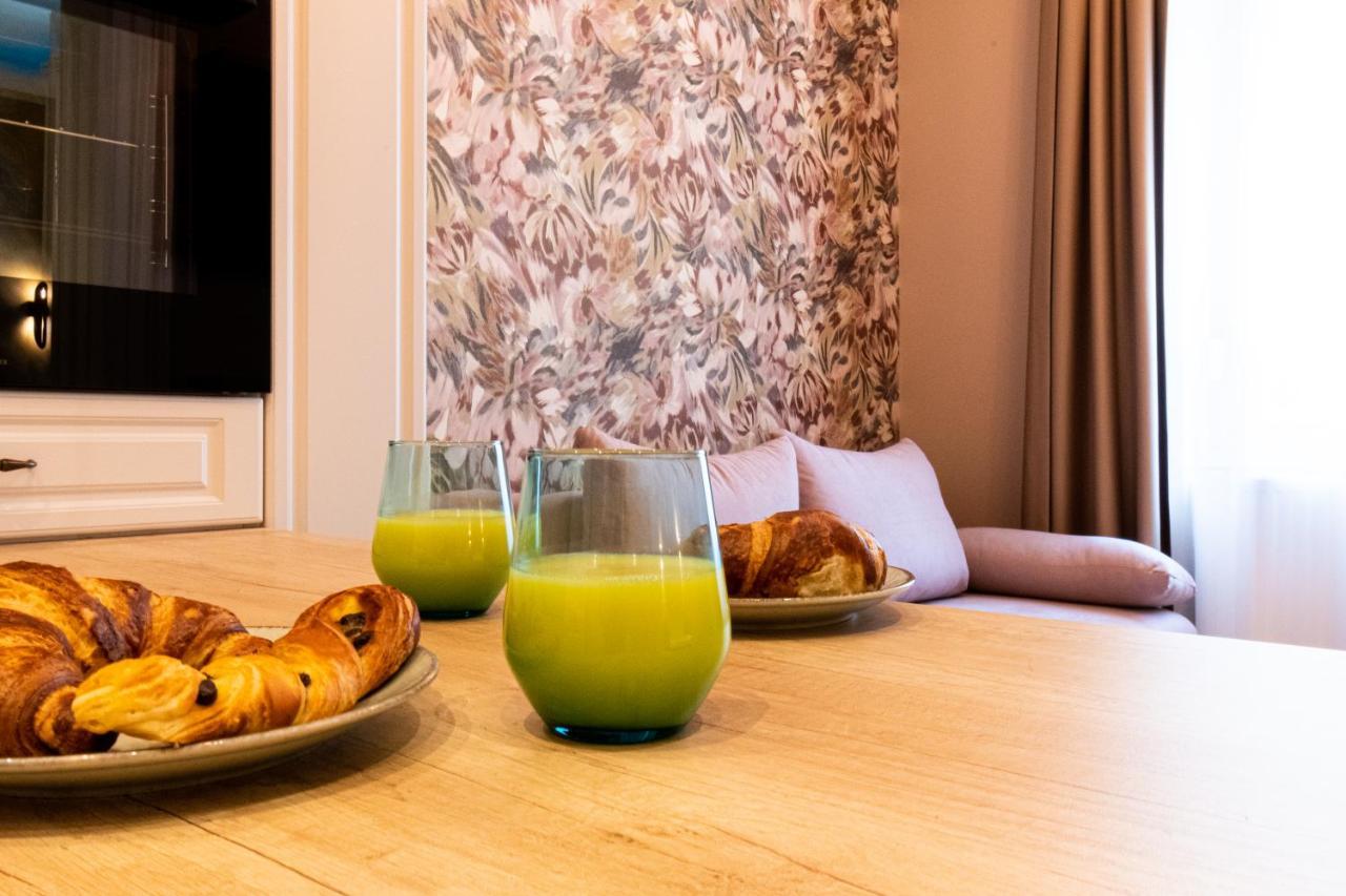 Black Gate - Quiet Studio In The Heart Of Old Town With Free Private Secured Parking Braşov Extérieur photo